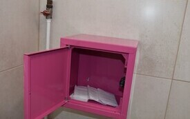 r&oacute;żowa skrzyneczka z podpaskami
