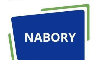 na niebieskim tle napis biały nabory