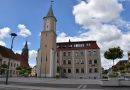 Uroczysty polonez ósmoklasistów na rynku